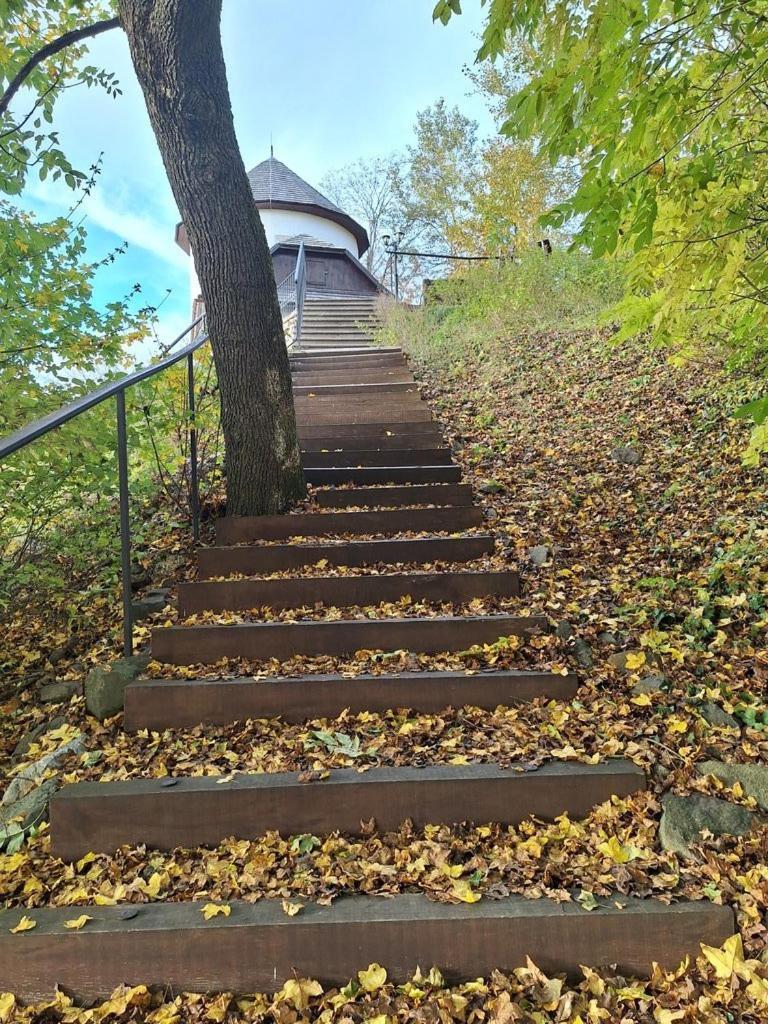 Burg Nad Banskou Stiavnicou Vendégház Hegybánya Kültér fotó