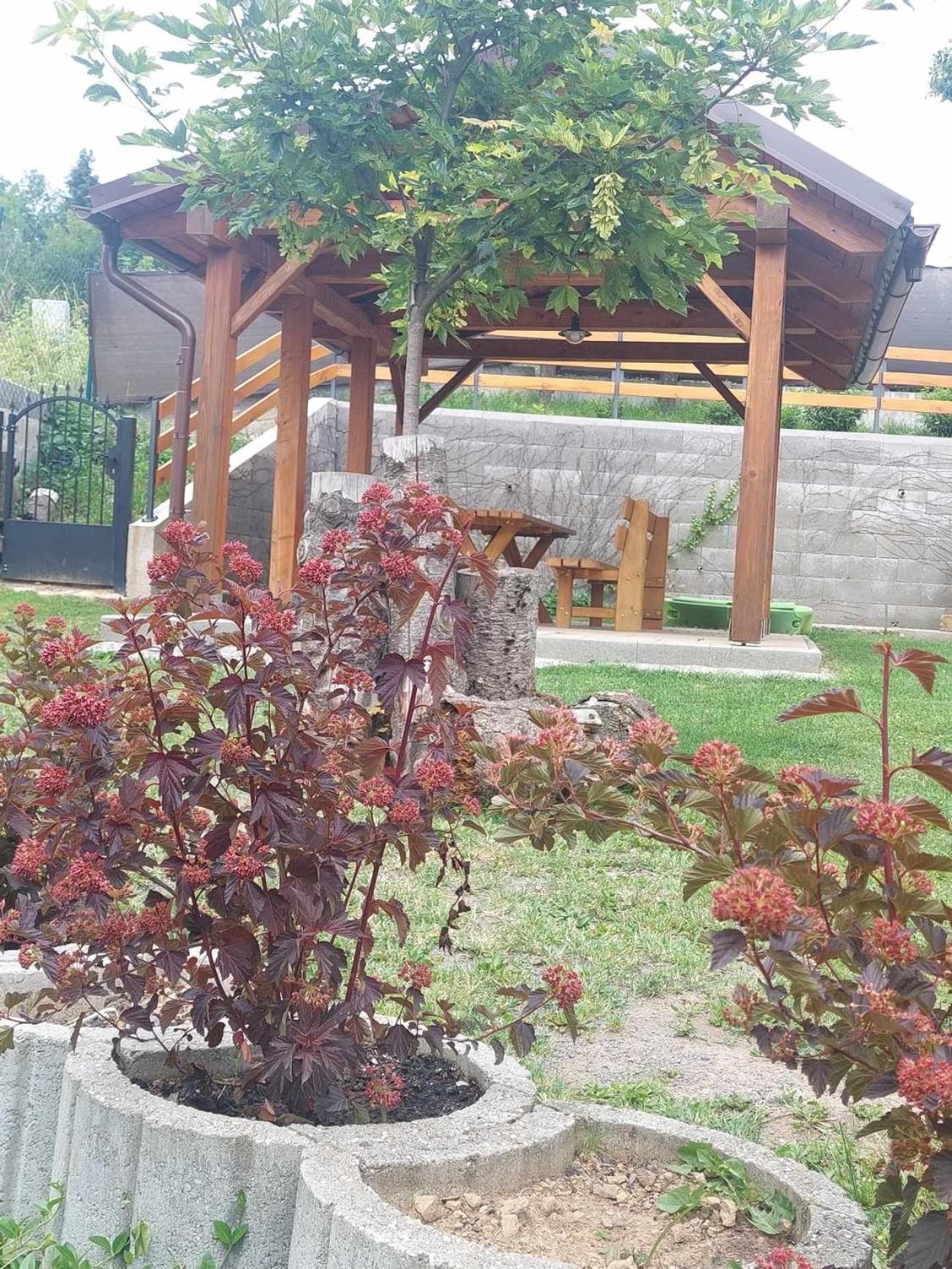 Burg Nad Banskou Stiavnicou Vendégház Hegybánya Kültér fotó