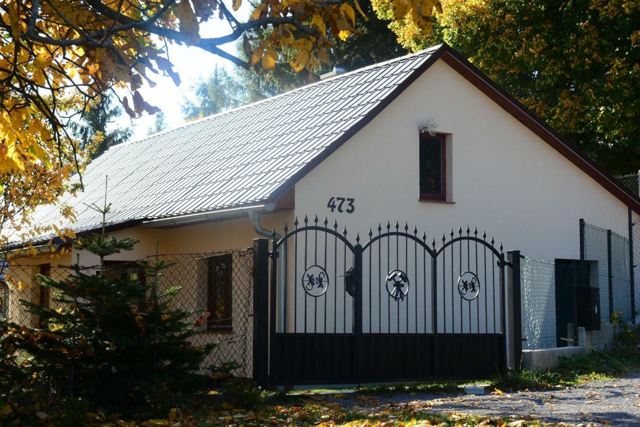 Burg Nad Banskou Stiavnicou Vendégház Hegybánya Kültér fotó
